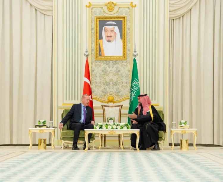 Ərdoğan şahzadə bin Salman ilə görüşüb FOTO