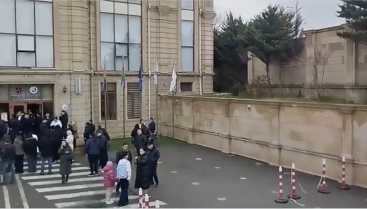 Bakıda şagird müəllimi güllələyib FOTO