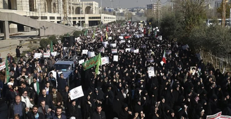 İranda repressia başlayıb, yüksək vəzifəli məmurlar həbsdə