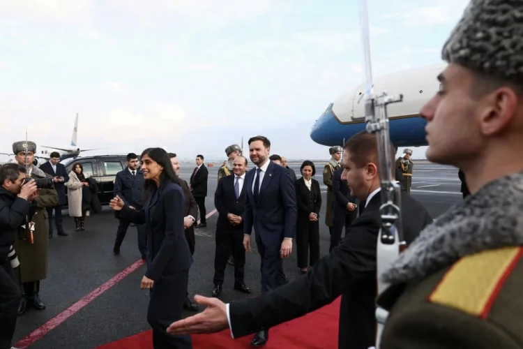 "Forbes": Azərbaycan Strateji Körpüyə çevrilir