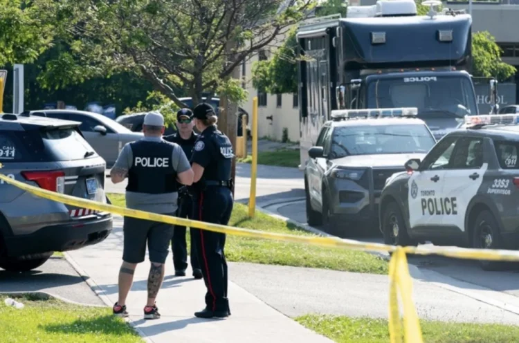 Kanadada qadın məktəbdə atəş açıb, 10 ölü