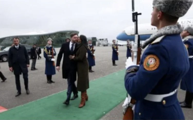 Vens cütlüyünün Bakıda öpüşdüyü görüntülər diqqət çəkib