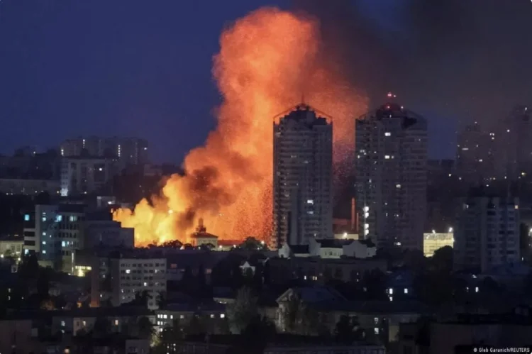 Rusiya Kiyevi kütləvi raket və PUA hücumuna məruz qoyub