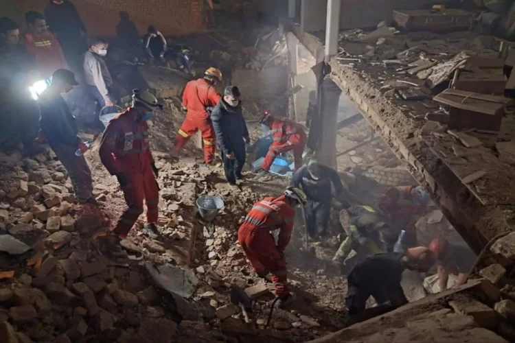 İranda yaşayış binasında partlayış: ölən və yaralananlar var