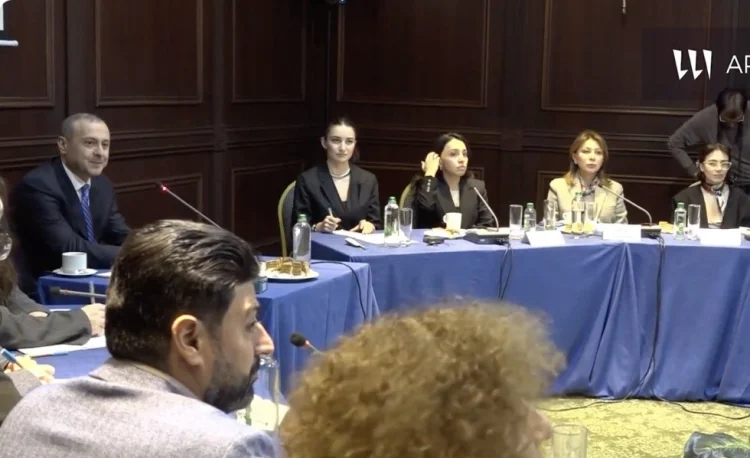 Armen Qriqoryan "Sülh Körpüsü"nün iştirakçıları ilə görüşüb