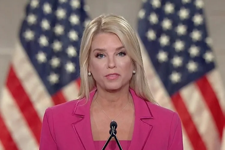 Epsteinin sənədlərində 300 siyasətçi və məşhurun adı çəkilir