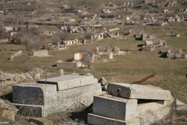 Qərbi Azərbaycanda 740 müsəlman qəbiristanlığının yeri