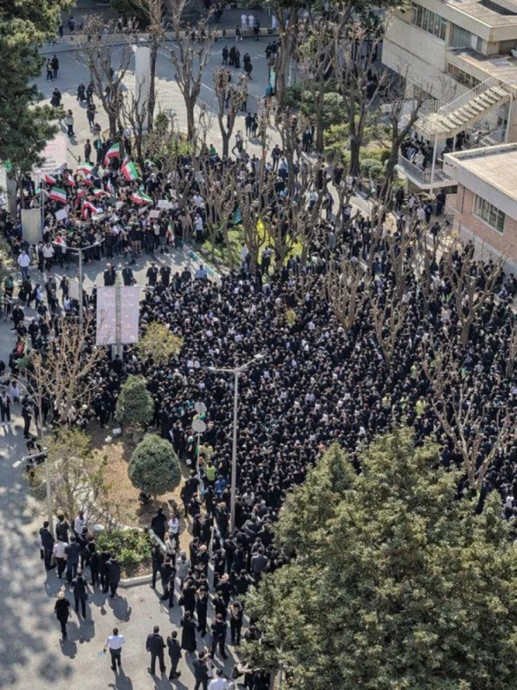 İranda başlayan etirazlarda 5 müəllim və 22 tələbə öldürülüb