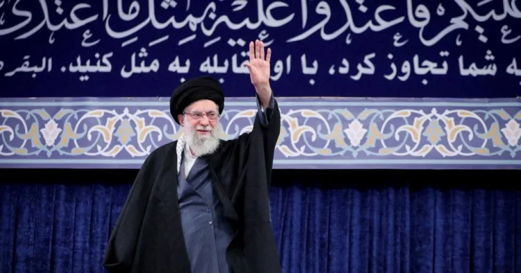 Etirazlarının ən qızğın vaxtı Xameneini devirmək cəhdi olub