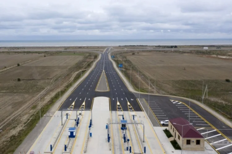 Ödənişli yollarda sürət həddi 130 km/s müəyyənləşdirilir
