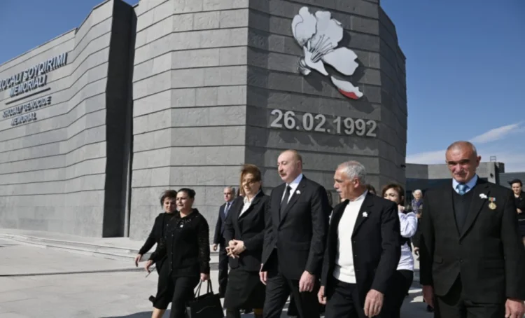 İlham Əliyev Xocalı Soyqırımı Memorialının açılışını edib