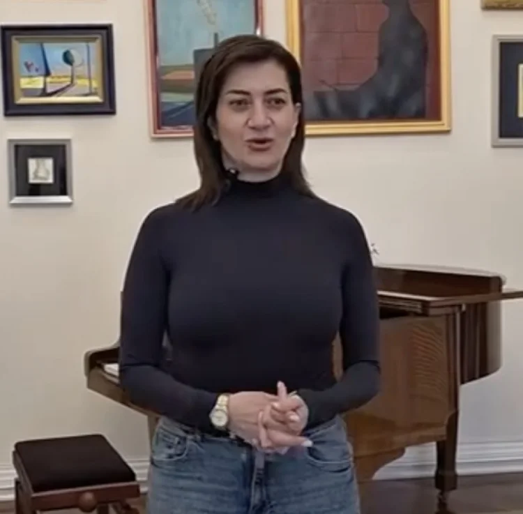 Anna Akopyan Paşinyandan ayrıldığını nəzərdə tutubmuş