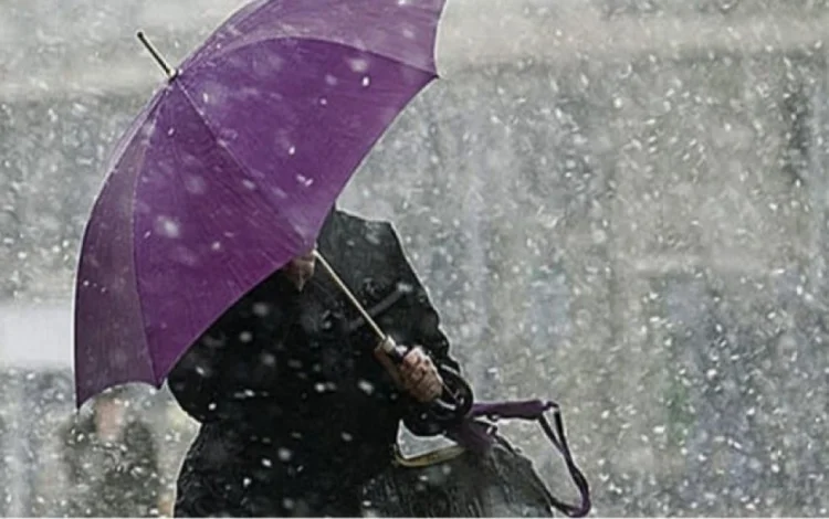 Ölkəyə soyuq siklon daxil olub, güclü külək əsir, qar yağır