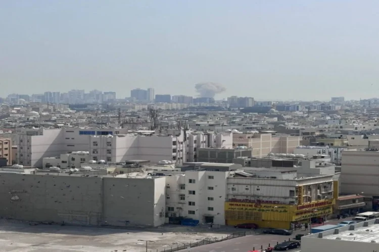 Bəhreyndə partlayış eşidilib, Qətər hava məkanını bağlayıb