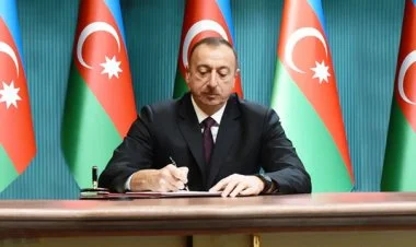 Əliyev Pezeşkiana Xameneinin ölümünə görə başsağlığı verib