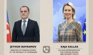 Ceyhun Bayramov Kaya Kallasla telefonla danışıb