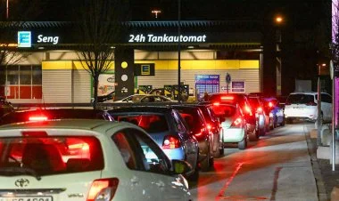 Almaniya yanacaqdoldurma məntəqələrində uzun növbələr