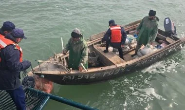 Dənizdə köməksiz qalan Azərbaycan vətəndaşları xilas edilib