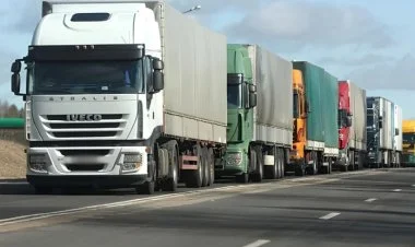 İran yük maşınlarına Azərbaycana girişi qadağan edildi