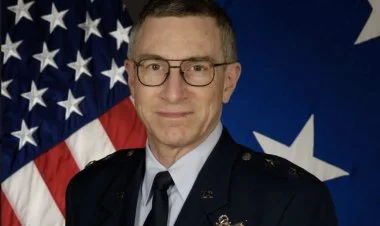 ABŞ-da məxfi proqramlara nəzarət edən HHQ generalı itib