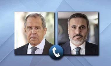Sergey Lavrov Hakan Fidanla telefonla danışıb