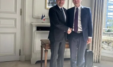 Hikmət Hacıyev Parisdə Fransa rəsmiləri ilə görüşüb