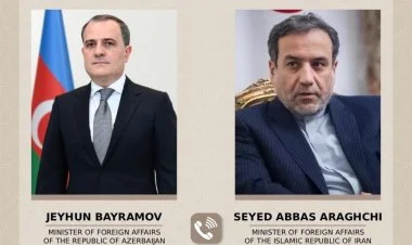 Ceyhun Bayramov və Abbas Əraqçi telefonla danışıblar