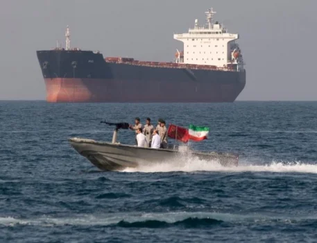 SEPAH yenə Hörmüz boğazını bağladığını bəyan edir