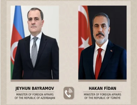 Ceyhun Bayramov yenə Hakan Fidanla telefonla danışıb