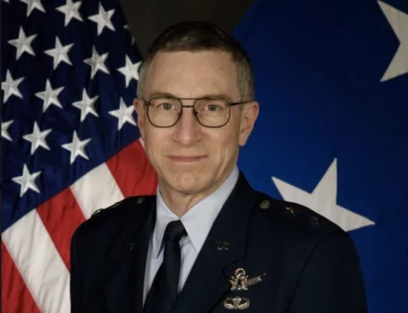 ABŞ-da məxfi proqramlara nəzarət edən HHQ generalı itib