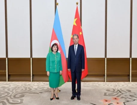 Sahibə Qafarova Çin parlamentinin Komitə sədri ilə görüşüb