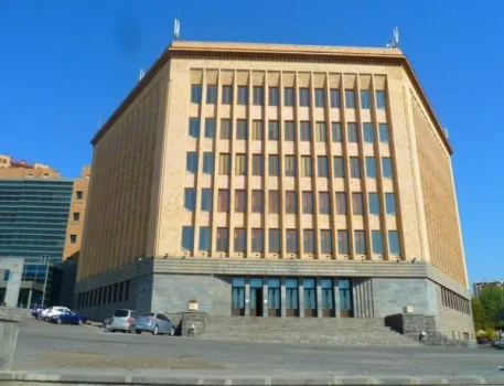 İranın hədəsindən sonra İrəvanda ABŞ Üniversiteti bağlandı