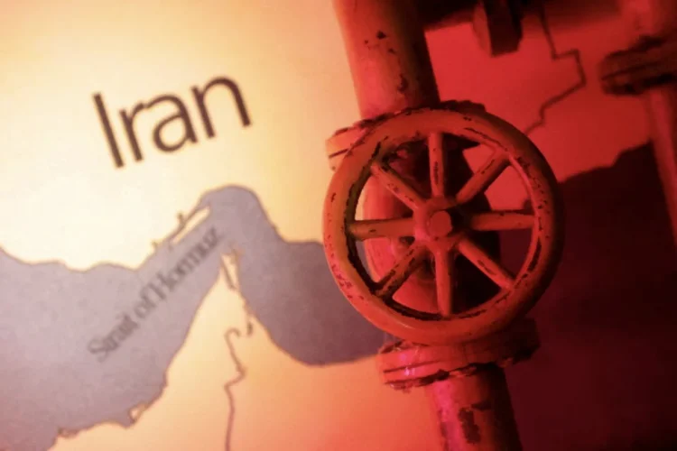 Çin Hormuz boğazının açılması haqda İranla danışıqlar aparır