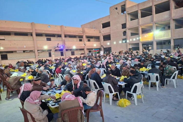 Suriyadakı səfirliyimiz 500 sakin üçün iftar təşkil edib