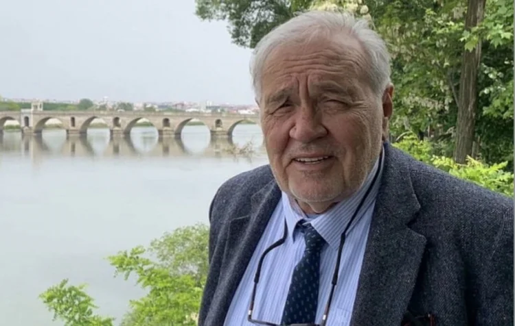 Türkiyəli tanınmış tarixçi İlber Ortaylı vəfat edib