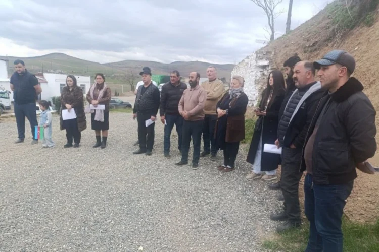 Köç karvanı Xocavənd kəndinə çatıb, açarlar təqdim edilib