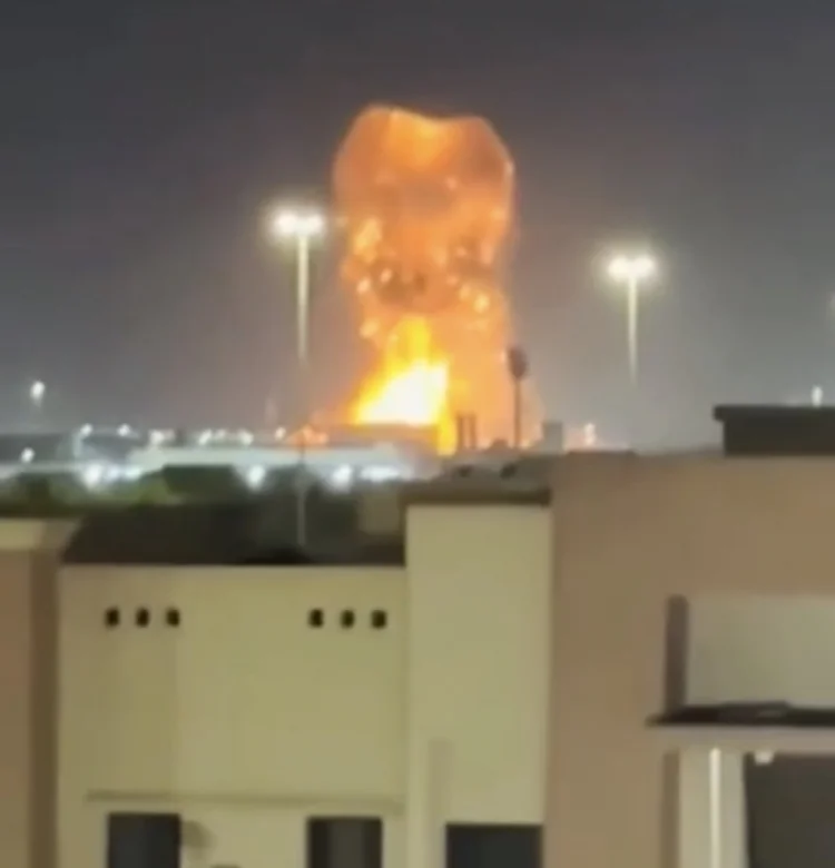 İran Ər-Riyada raket və PUA zərbələri endirdi