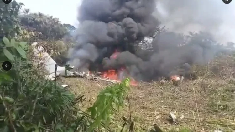 Kolumbiyada 100-dən çox əsgər daşıyan təyyarə düşüb