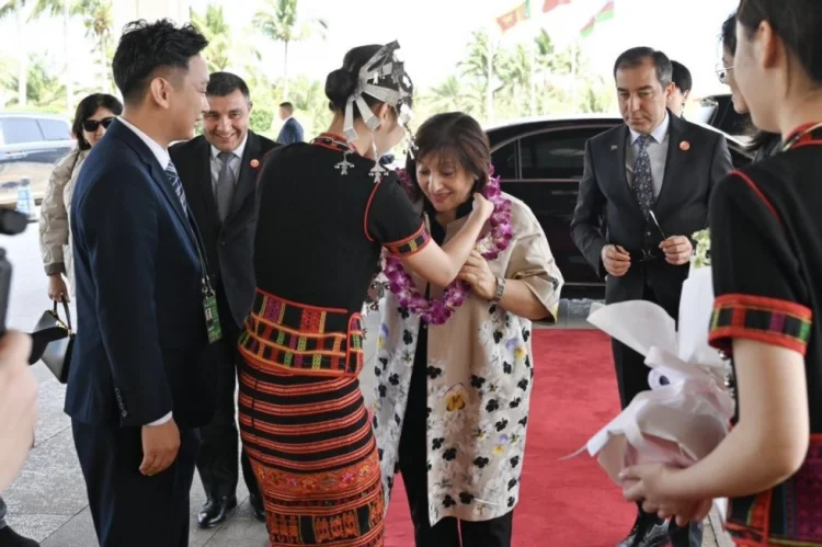 Sahibə Qafarova Çinə işgüzar səfər edib