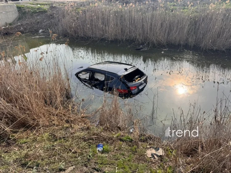 Zərdabda maşın kanala aşıb: 2 ölü, 4 yaralı