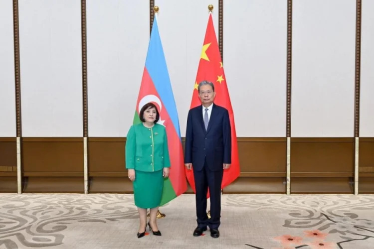 Sahibə Qafarova Çin parlamentinin Komitə sədri ilə görüşüb