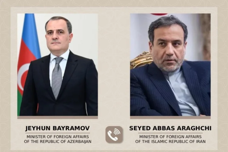 Ceyhun Bayramov və Abbas Əraqçi telefonla danışıblar