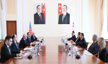 Əli Əsədov ŞKTC Baş naziri ilə görüşüb