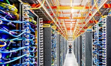 İran Bəhreyndə Amazon məlumat mərkəzini vurub