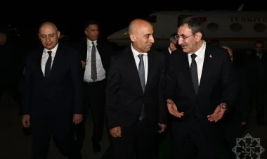 Türkiyənin Vitse-prezidenti Azərbaycana səfərə gəlib