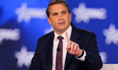 "İran neftini alan və ya satan hər kəs məhkəməyə veriləcək"