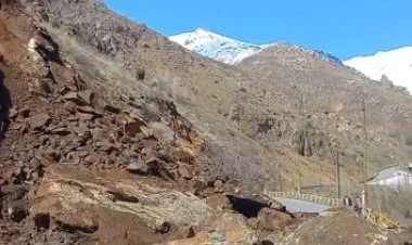 Naxçıvanda qaya uçqunu baş verib