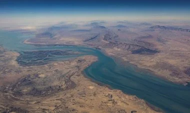 İran Hörmüz boğazını yenə bağladı