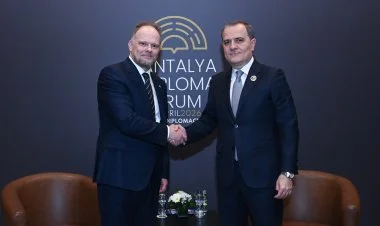 Ceyhun Bayramov NATO rəsmisi ilə görüşüb