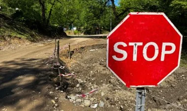 Lənkəranda torpaq sürüşməsi baş verib FOTO